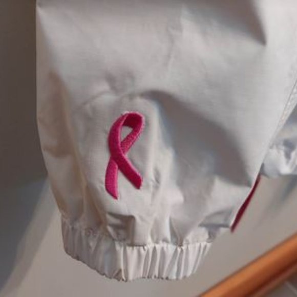 North Face windbreaker - Picture 6 of 9